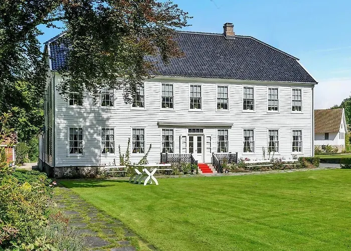 מלון Boen Gard 5*